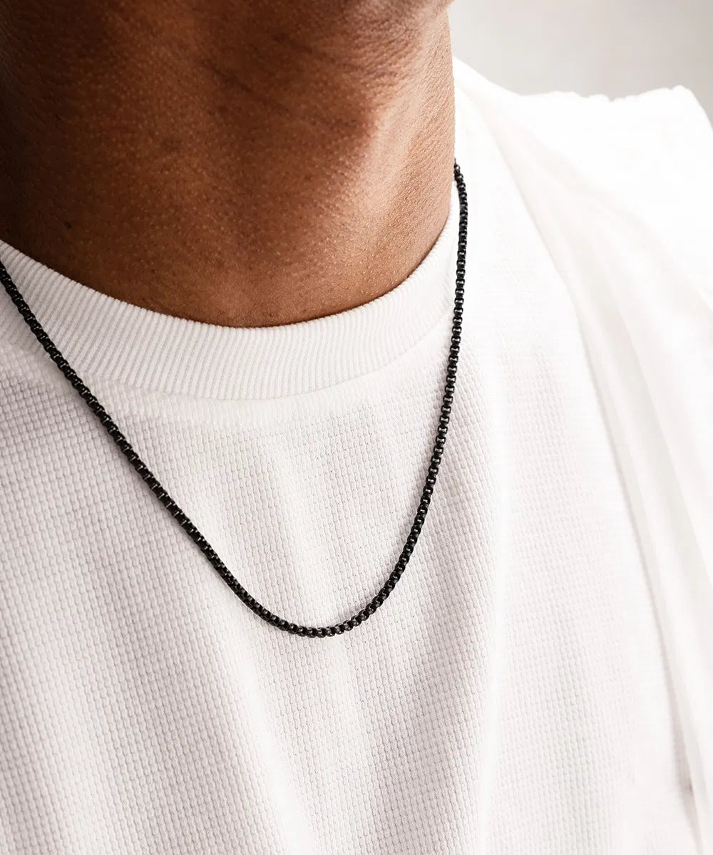 Pig & Hen Boxchain Black Necklace